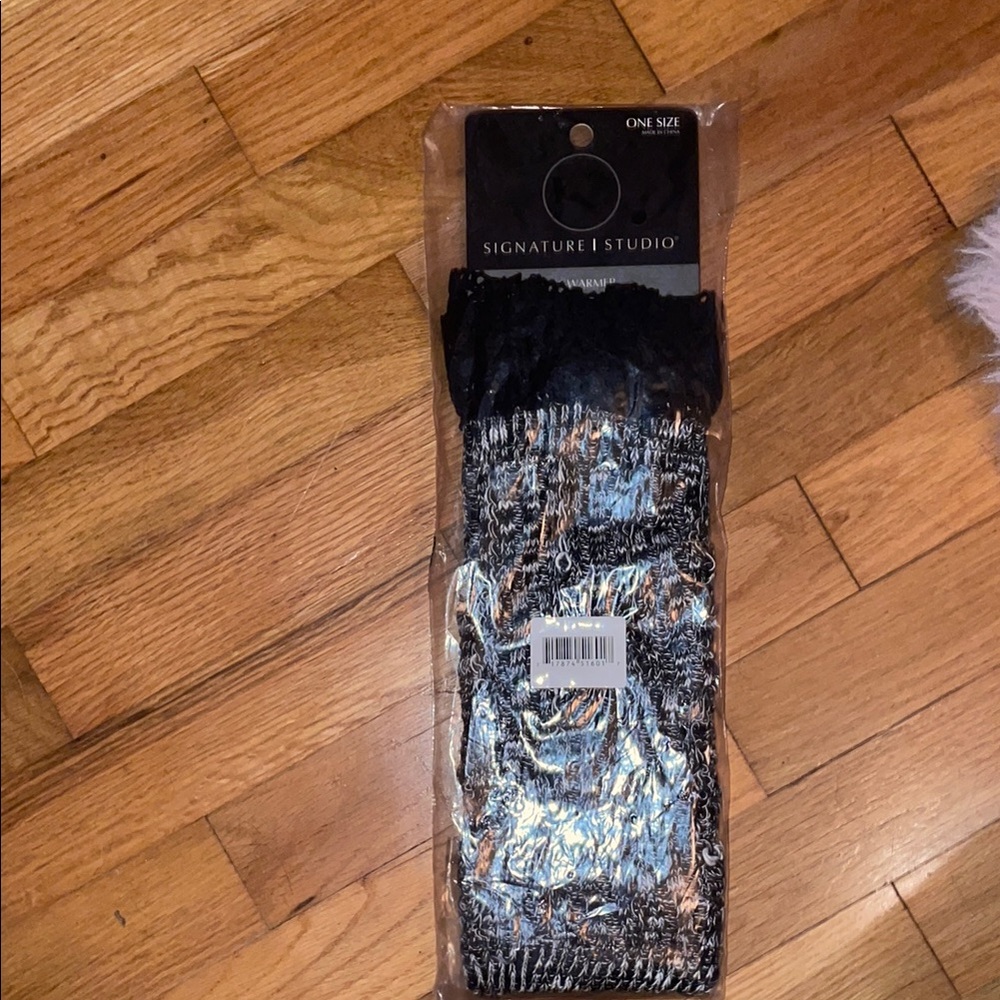 Signature Studio legwarmers